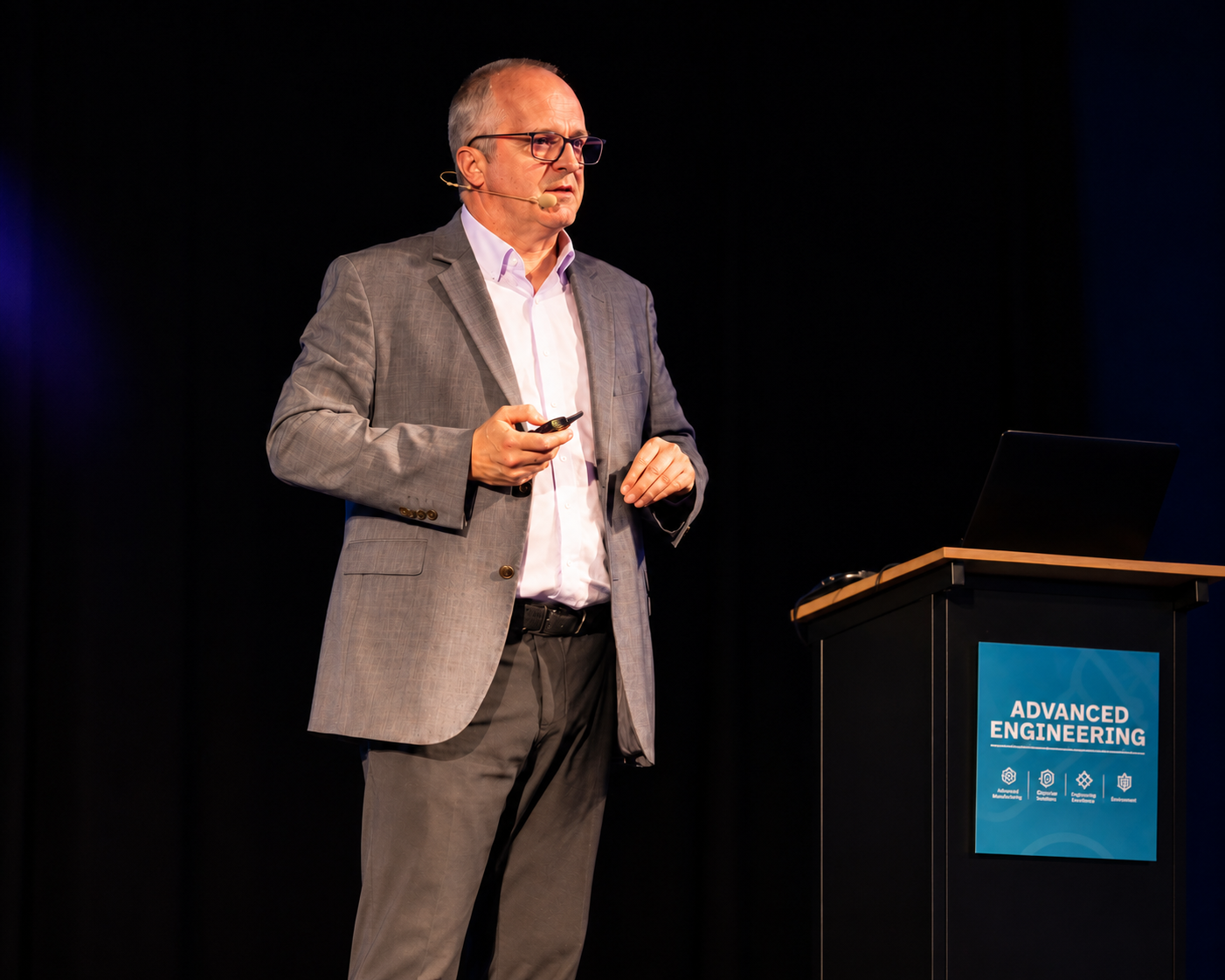 Bert Bruggeman speaking at an event